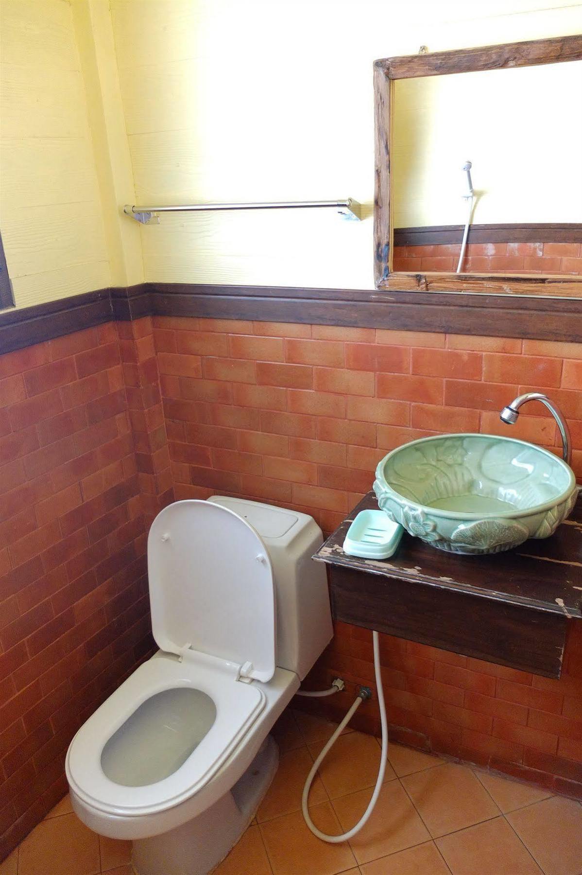 Baanlek Home Stay Chiang Mai Bagian luar foto